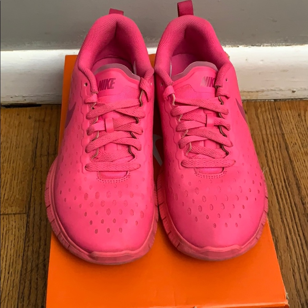 Used Big Kid Nike running shoes